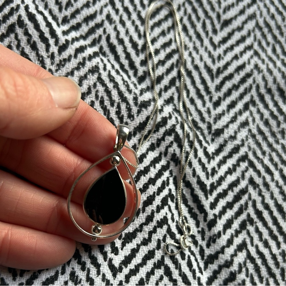 Sterling Silver pendant necklace with stone